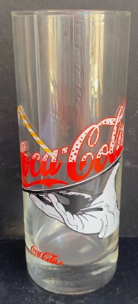 311009-1 € 3,00 coca cola glas afb dienblad met hand D6 H 16 cm.jpeg
